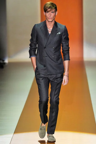 Look 1